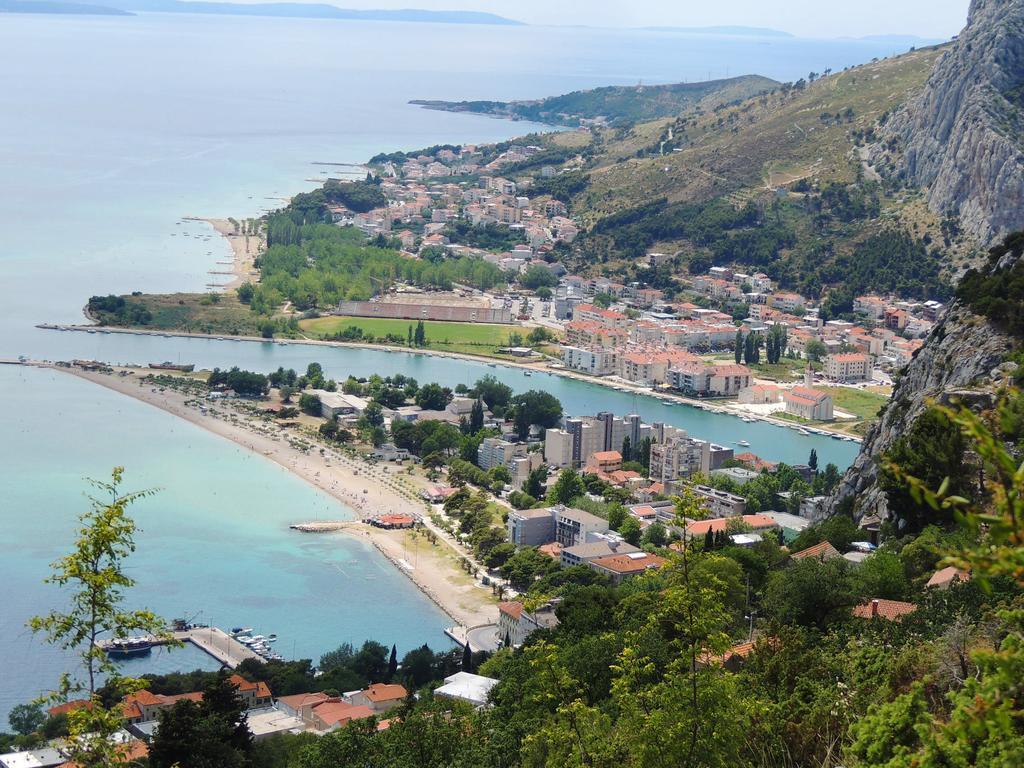 Villa Maristika Omiš Exteriör bild